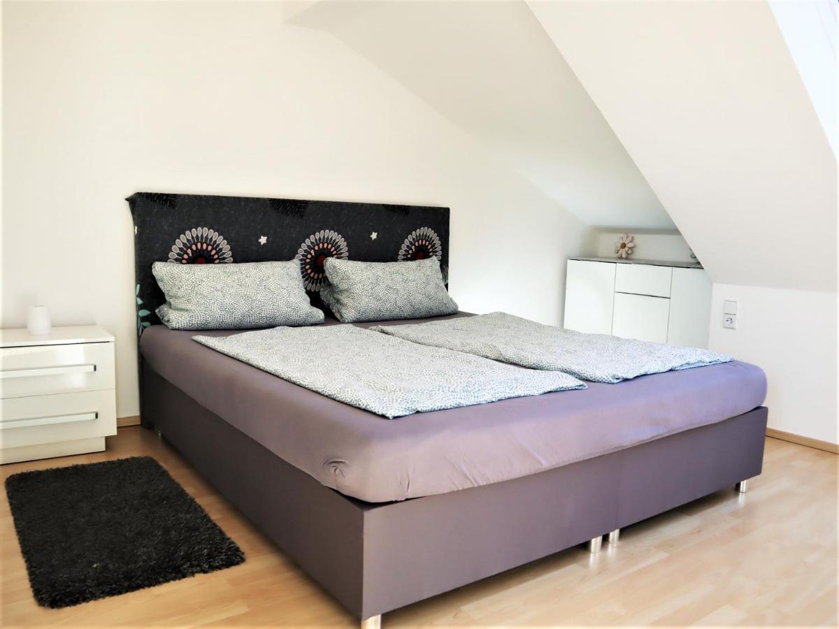 Kuschelige Dachgeschosswohnung Am Clarapark Leipzig Luaran gambar